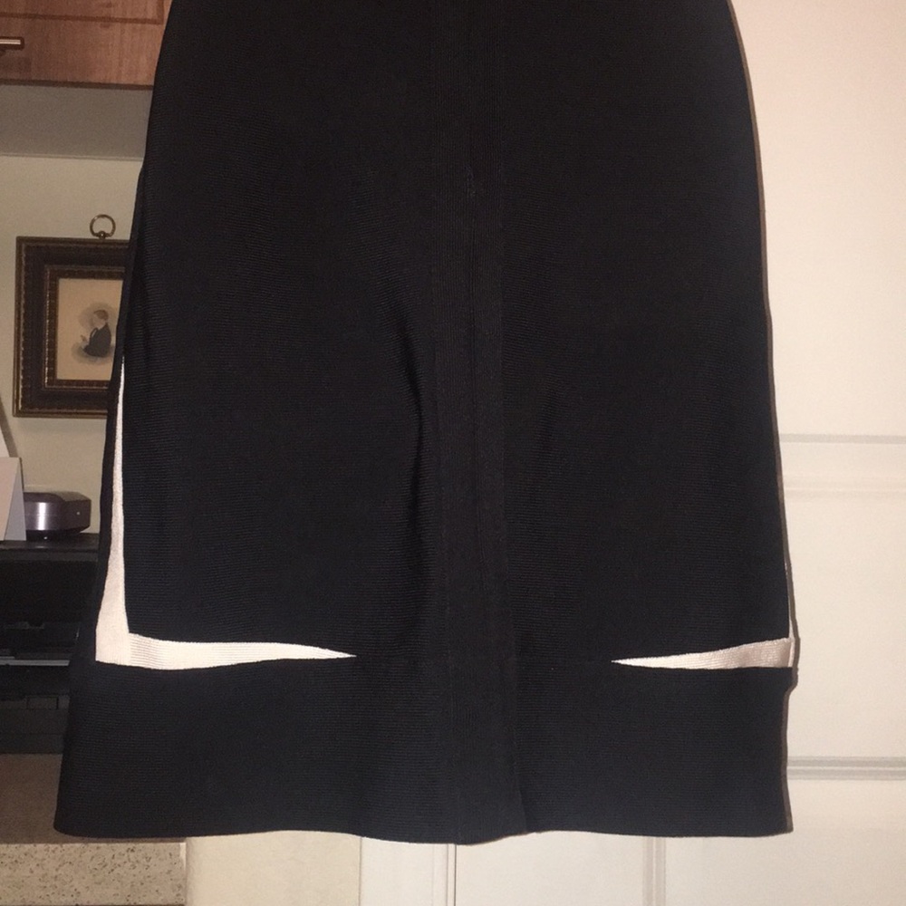 HERVE LEGER SIZE M BLACK WITH HINT OF WHITE - Picture 8 of 15